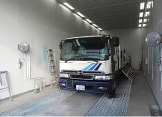 塗装ブース(大型車対応可能)